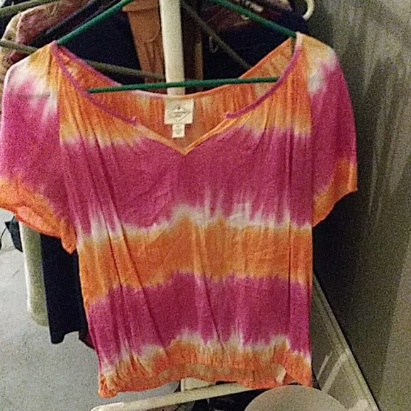 Top - Picture 2 of 2